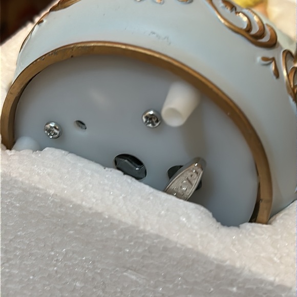 Precious Moments Trumpeting Angel Musical “Hark the Herald Angels Song” - Picture 13 of 13